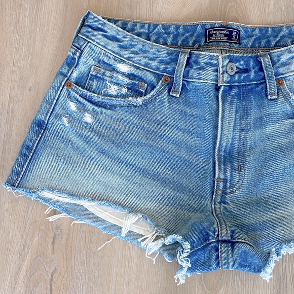 🆕 ABERCROMBIE & FITCH (A&F) | Denim Shorts - Picture 2 of 6
